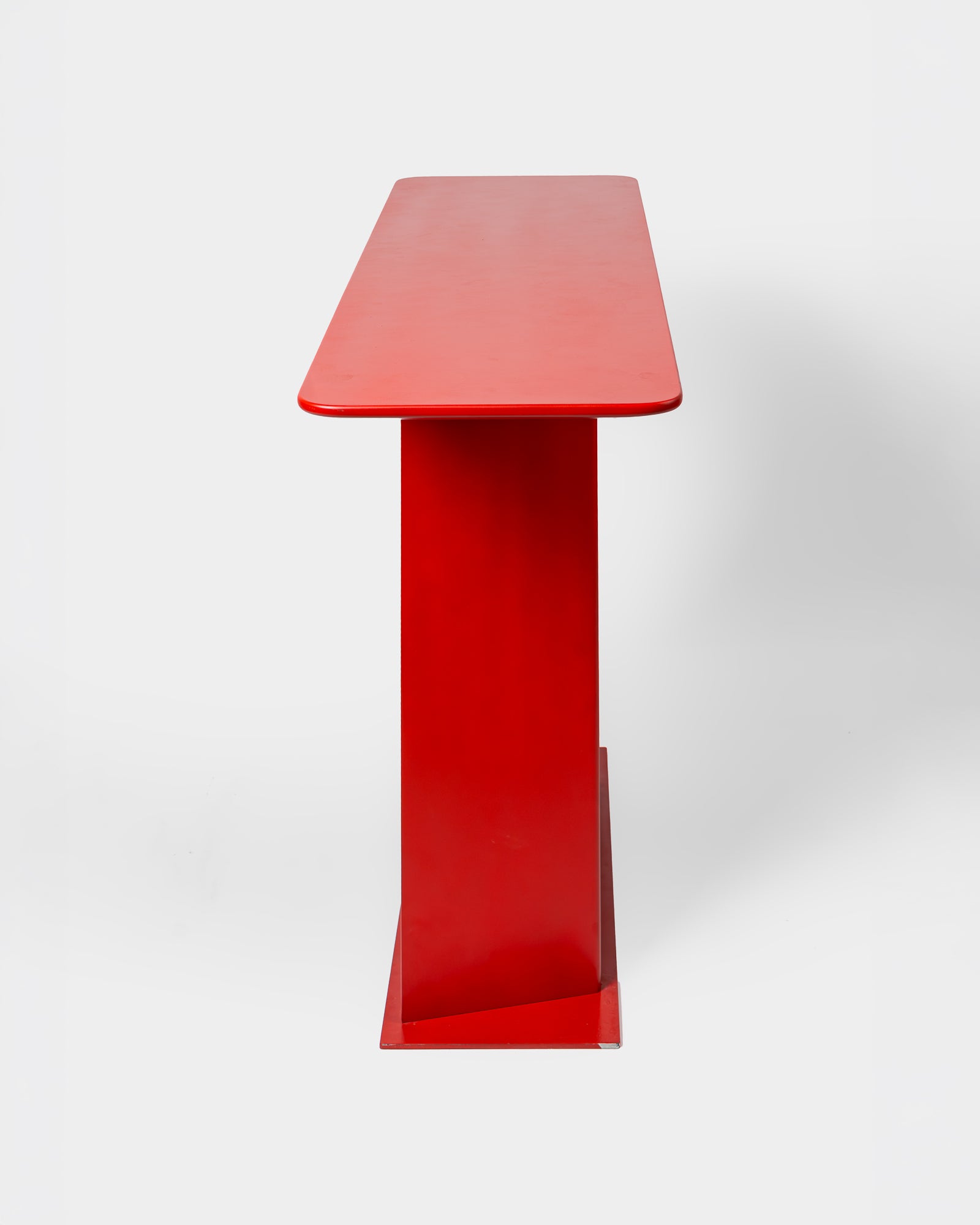Maani Console Red