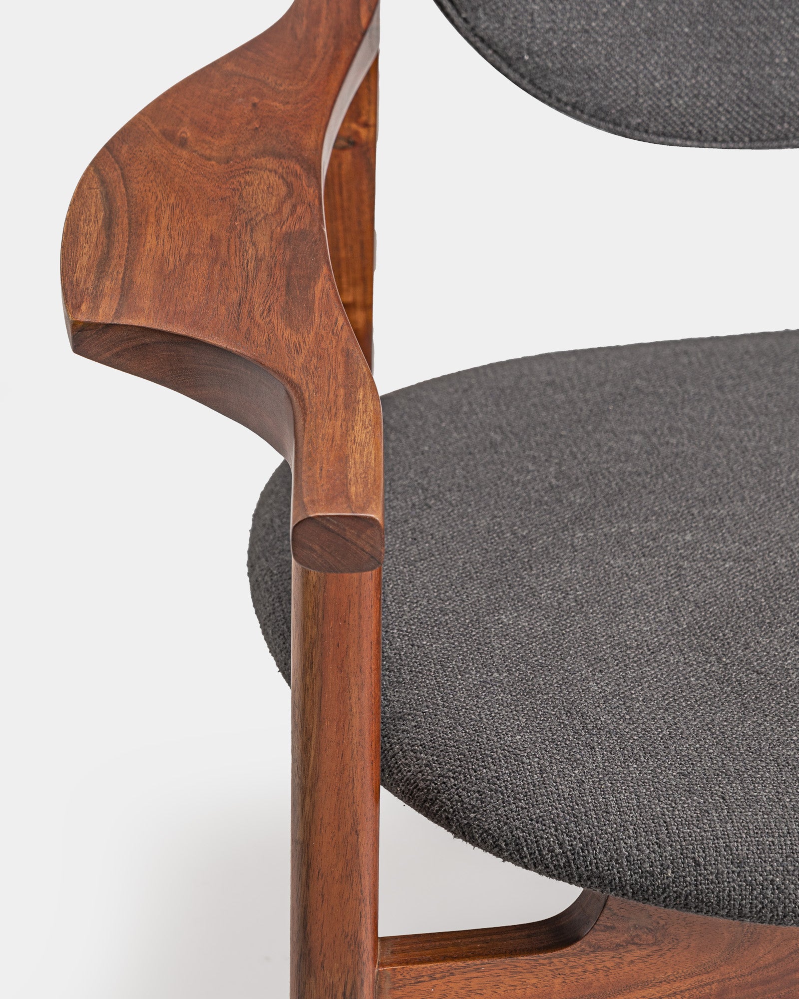Taurus Lounge Chair