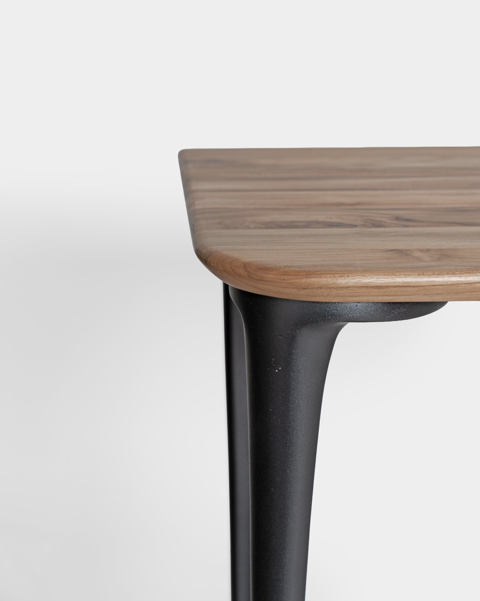 Tip Toe Desk