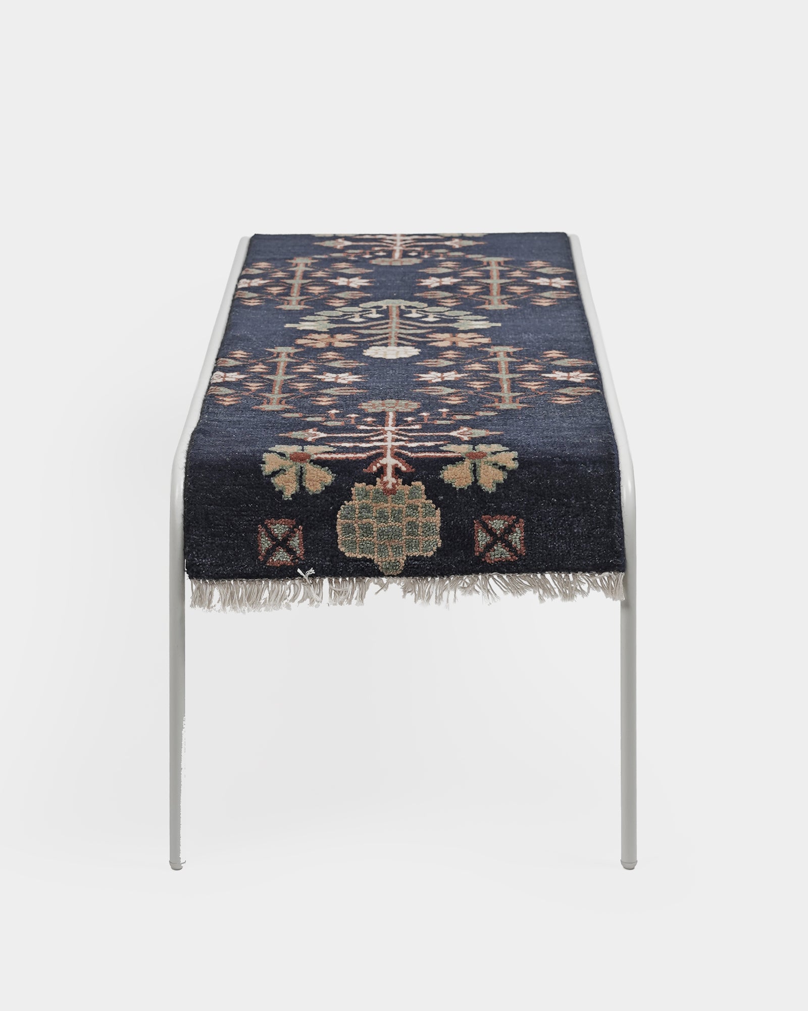 Yasmine Bench