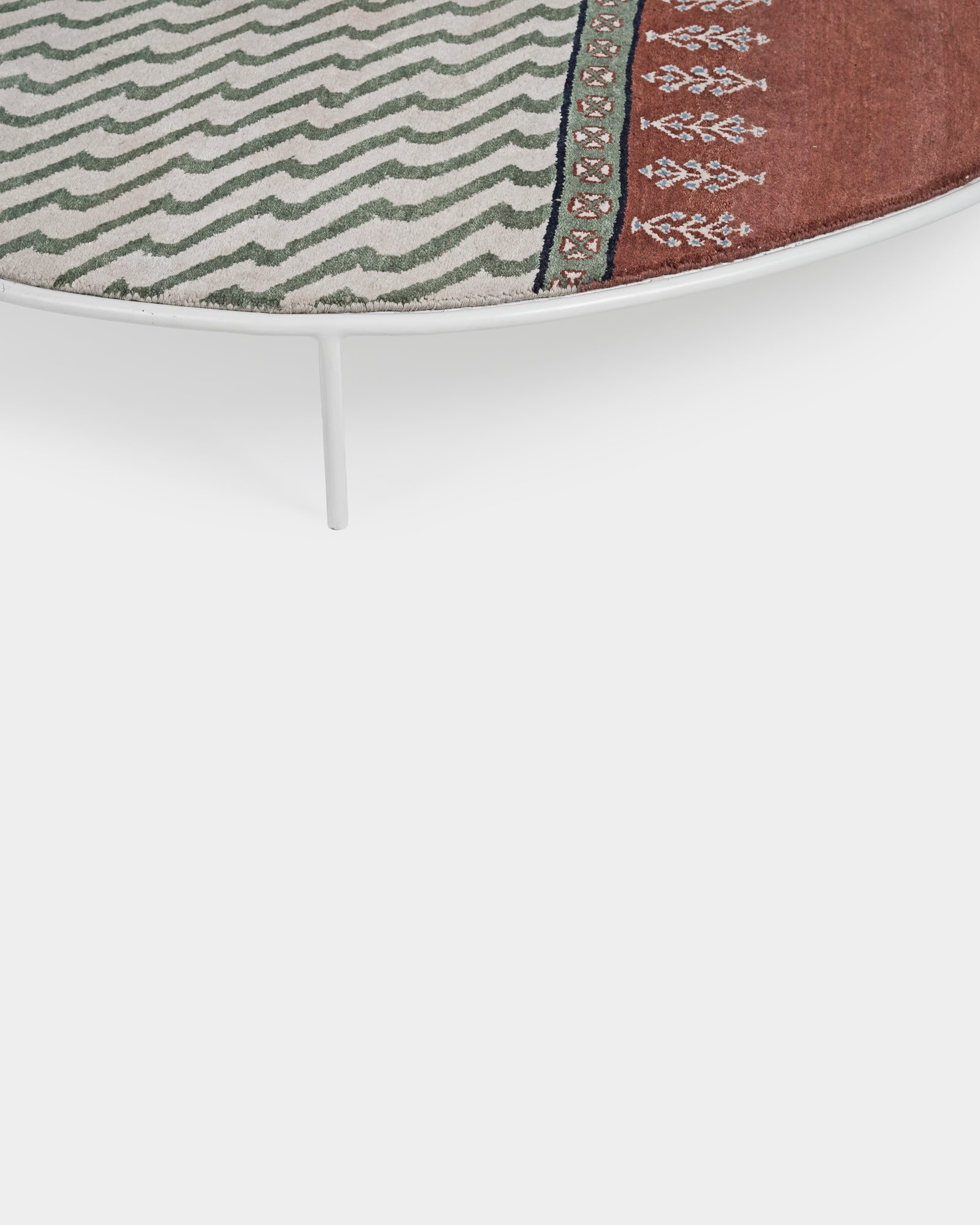 Yasmine Lounger Round