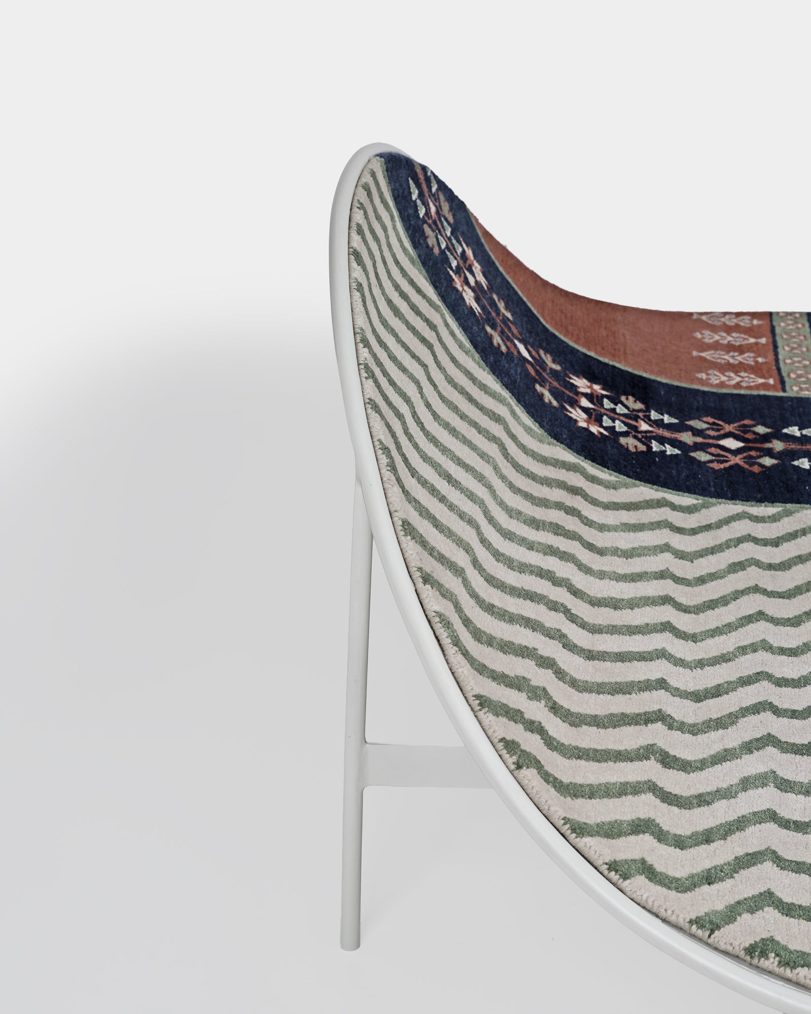 Yasmine Lounger Round