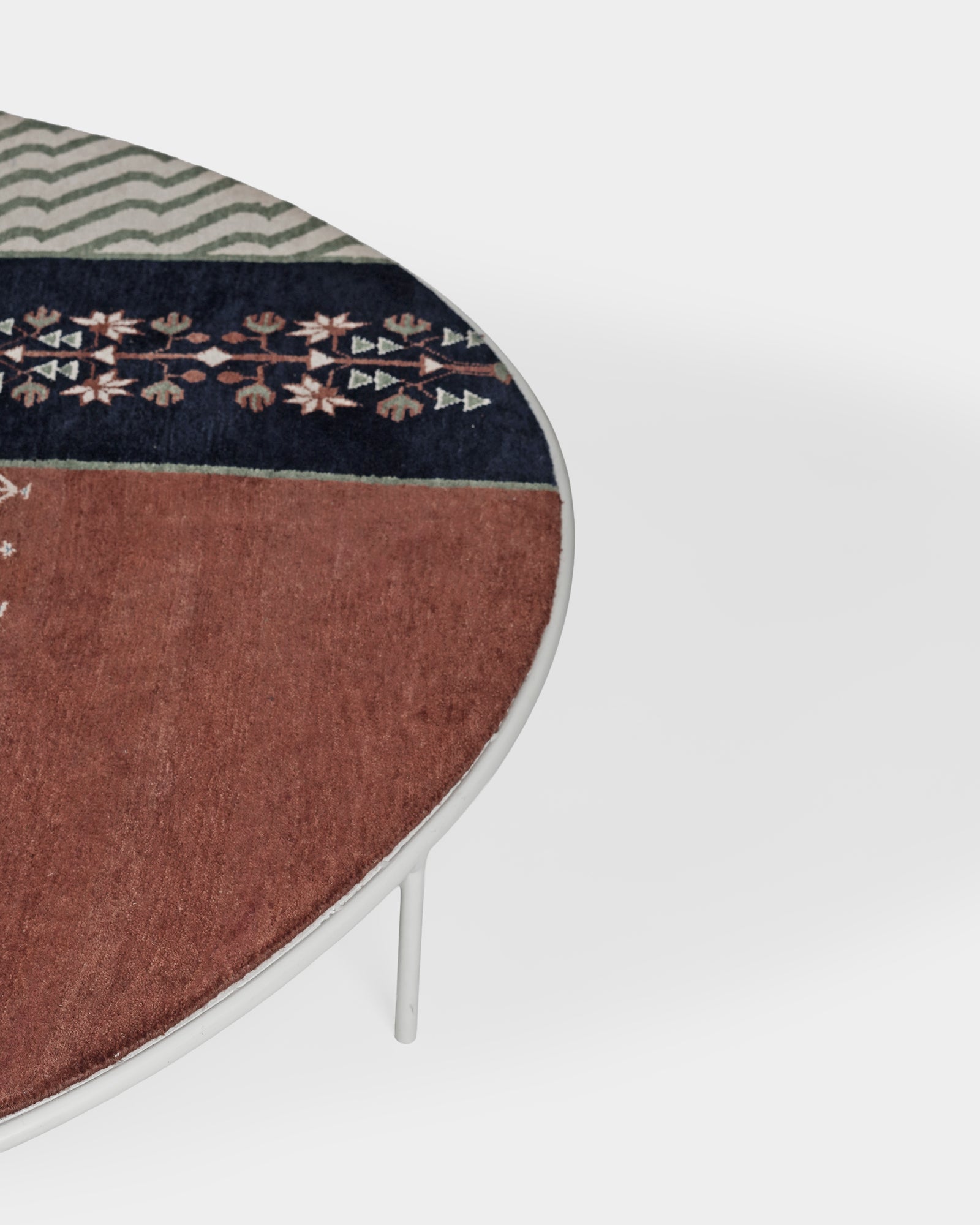 Yasmine Lounger Round